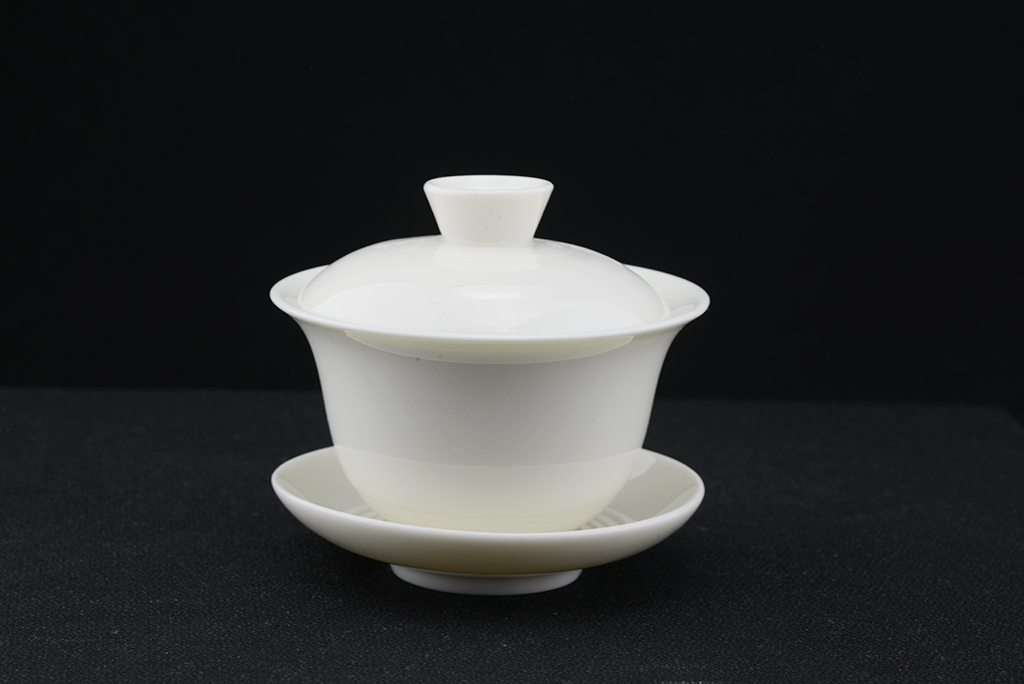 Fehér porcelán gaiwan csésze